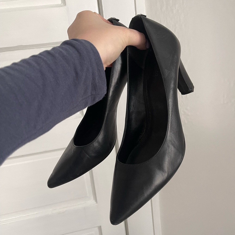 Black Michael Kors Dorothy Pump